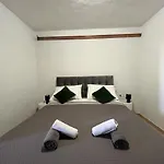 Mia 公寓 *